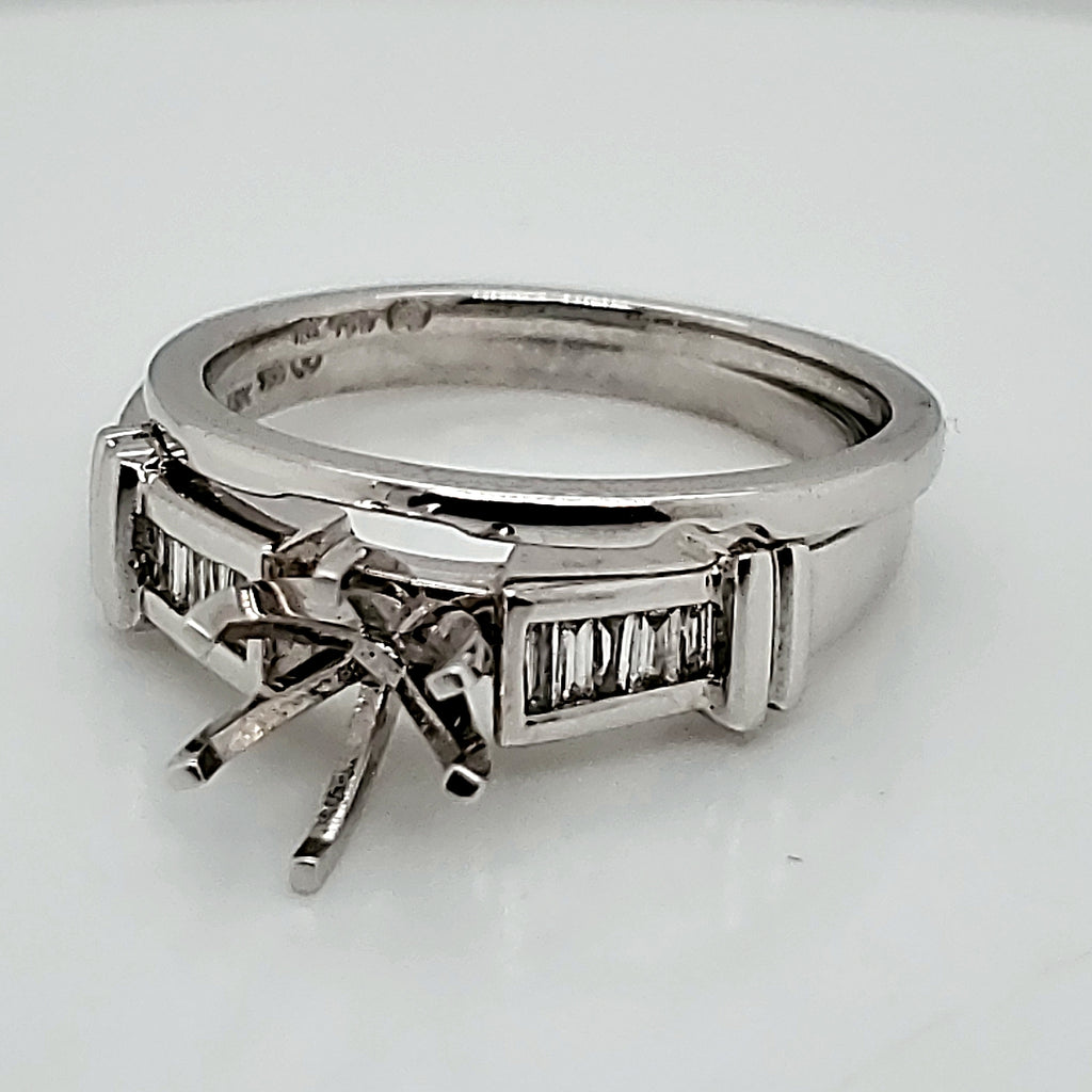 14kt White gold and Diamond Engagement Ring Mounting