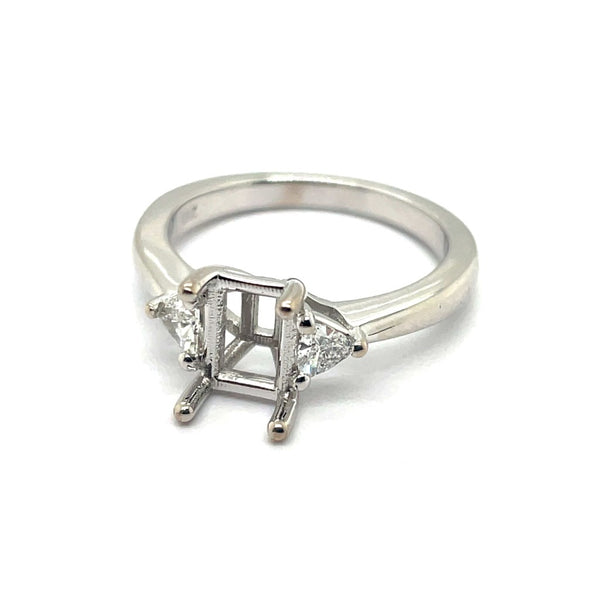 14kt White Gold 0.30Ctw Three Stone Diamond Mounting