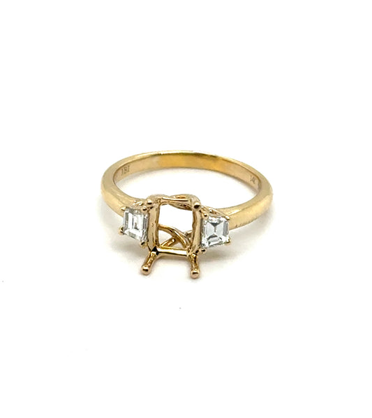 14kt Yellow Gold Trapezoid Cut Diamond Mounting