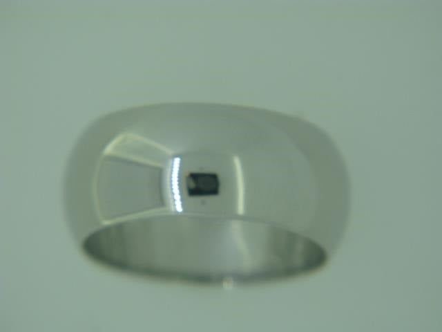 8mm platinum band size 5 1/2 10.6 gr.