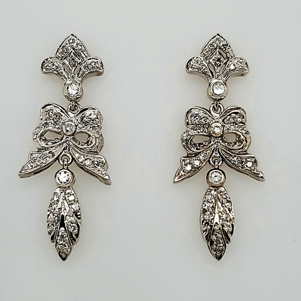 18kt White Gold Diamond Dangle Earrings