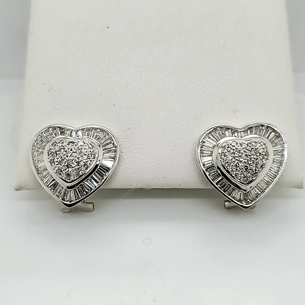 18kt White gold Round and Baguette Cut Diamond Heart Earrings