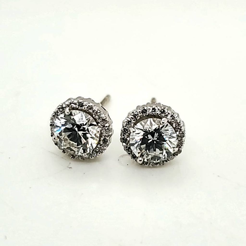 18kt White Gold Diamond Stud Earrings With Diamond Rim