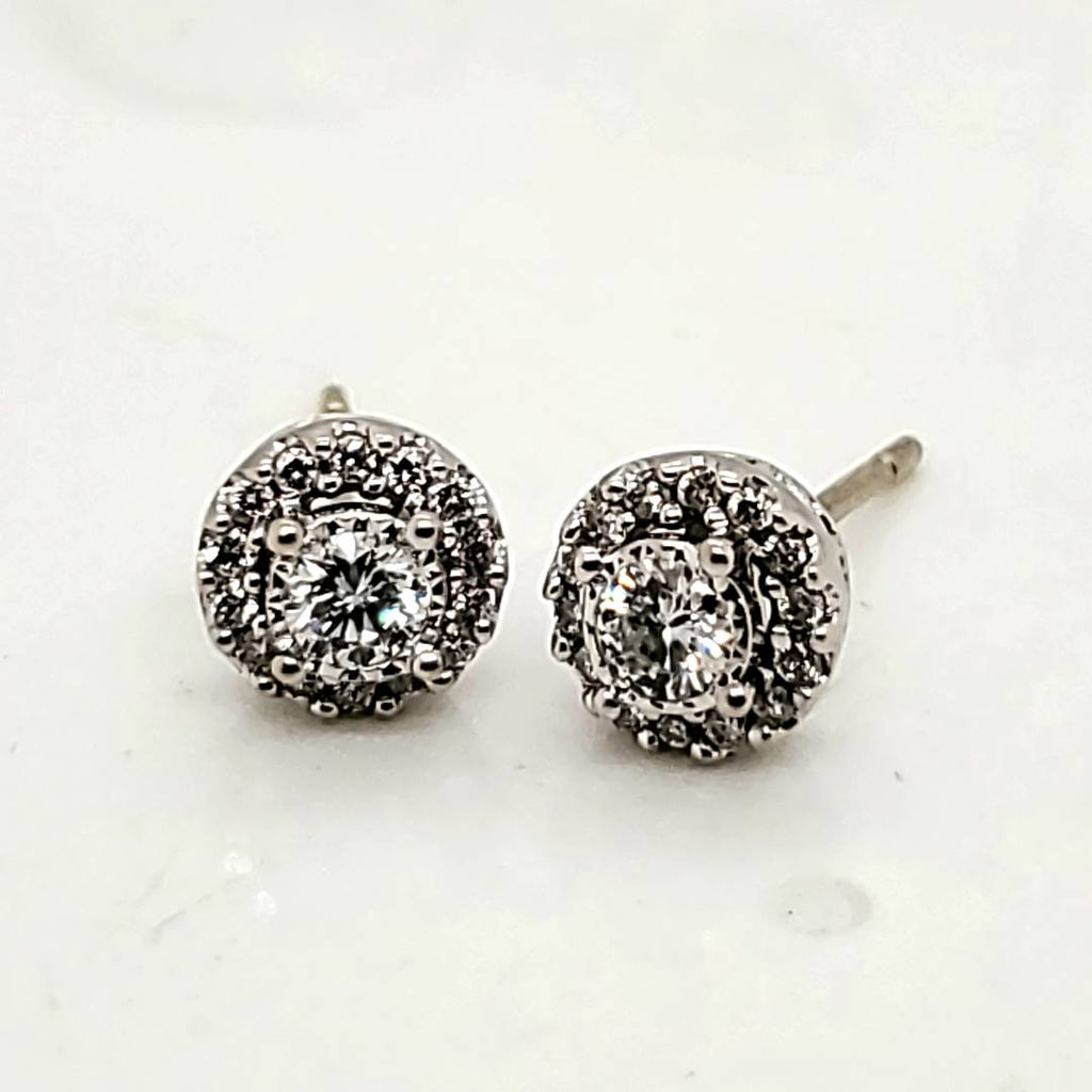 14kt White Gold Diamond Stud Earrings