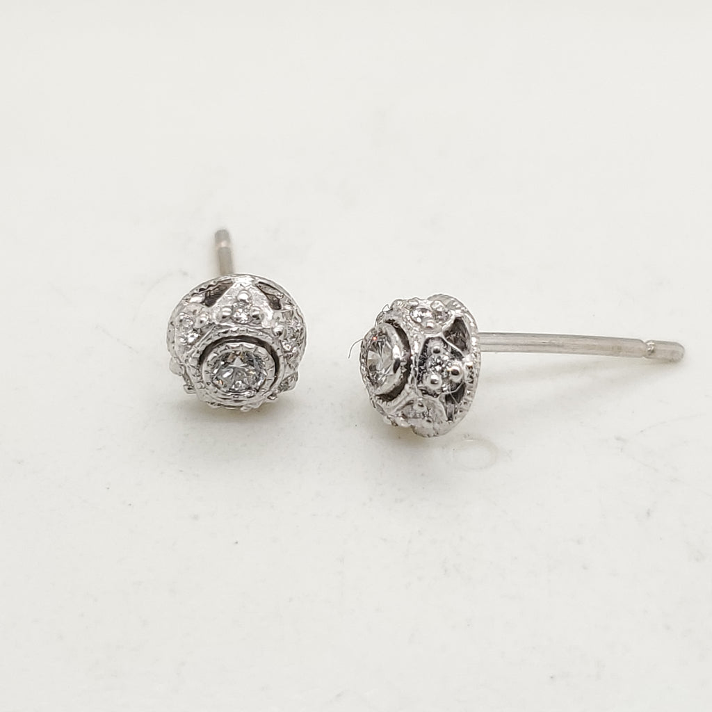 18Kt White Gold Diamond Stud Earrings