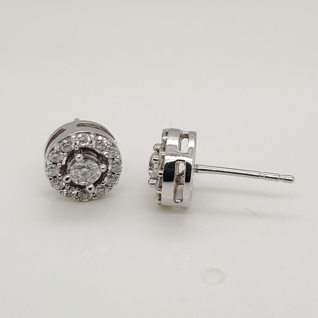 14kt White Gold Diamond Cluster Stud Earrings