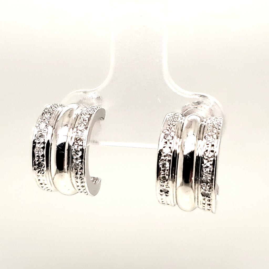 14kt White Gold Diamond Huggie Earrings