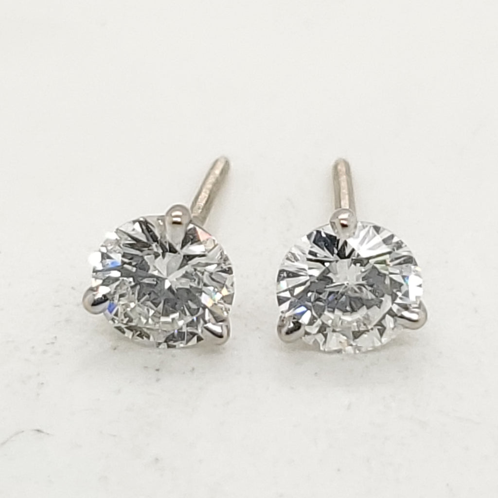 1.07 Carat Total Weight Diamond Stud Earrings