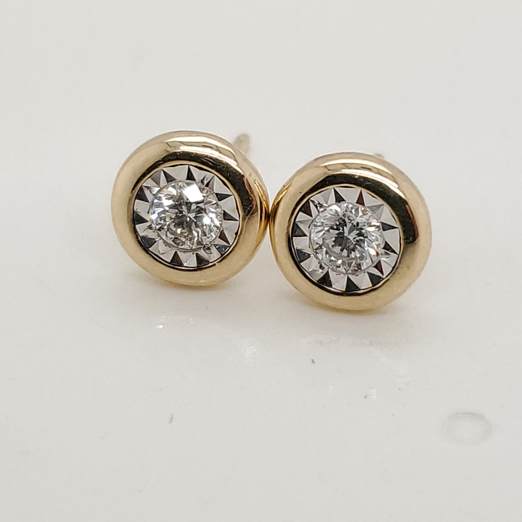 14kt Yellow Gold Diamond Stud Earrings