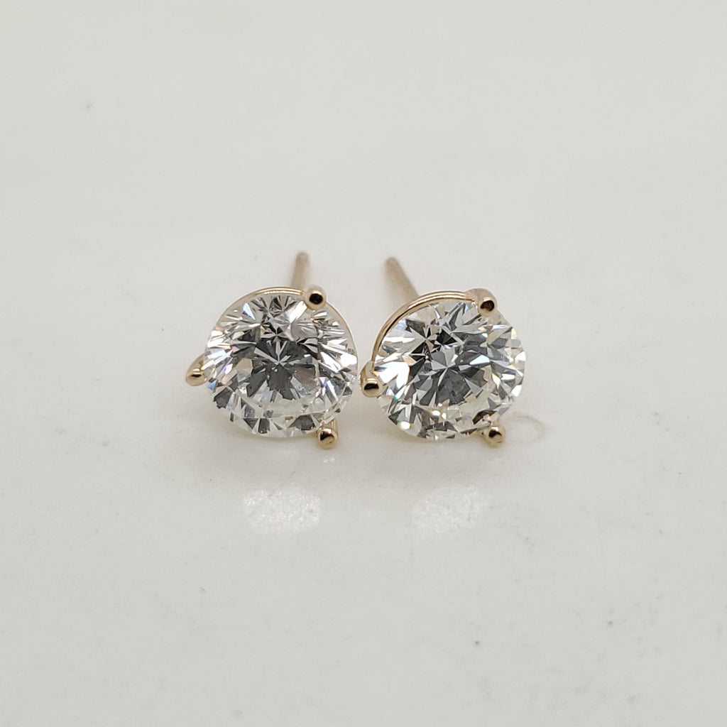 2.58 Carat Total Weight Diamond Stud Earrings