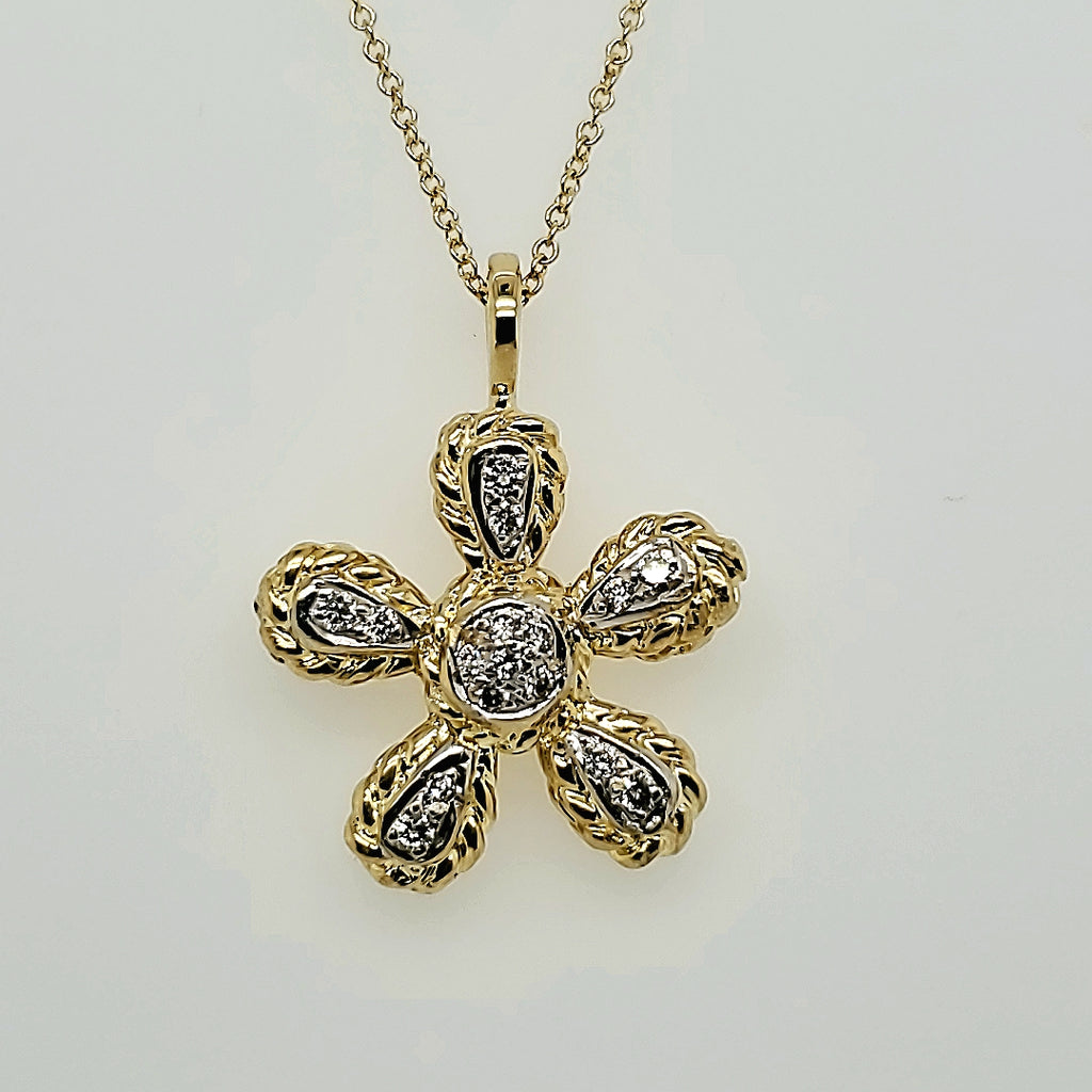 18kt Yellow Gold Cassis Diamond Daisy Pendant