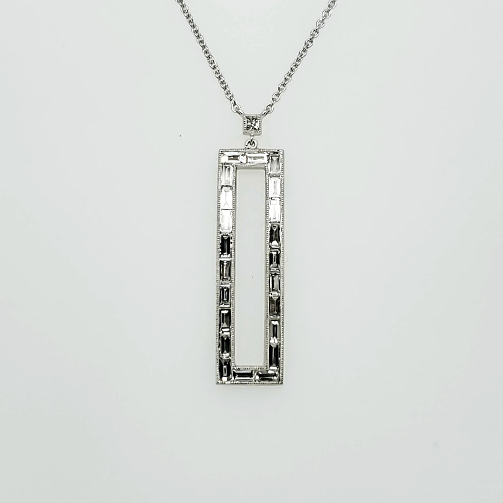 18kt White Gold Diamond Pendant Necklace