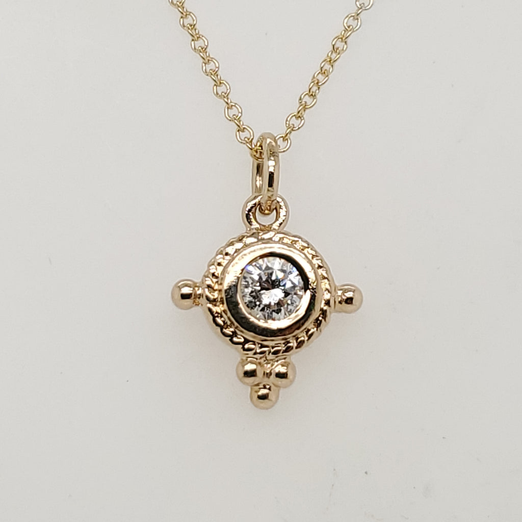 14kt Yellow Gold Round Diamond Pendant Necklace