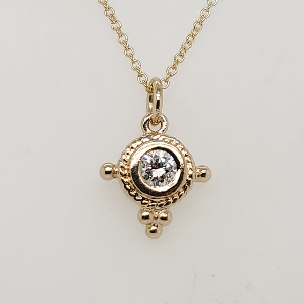 14kt Yellow Gold Round Diamond Pendant Necklace