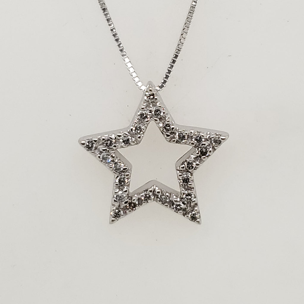 14kt white Gold Diamond Star Pendant Necklace