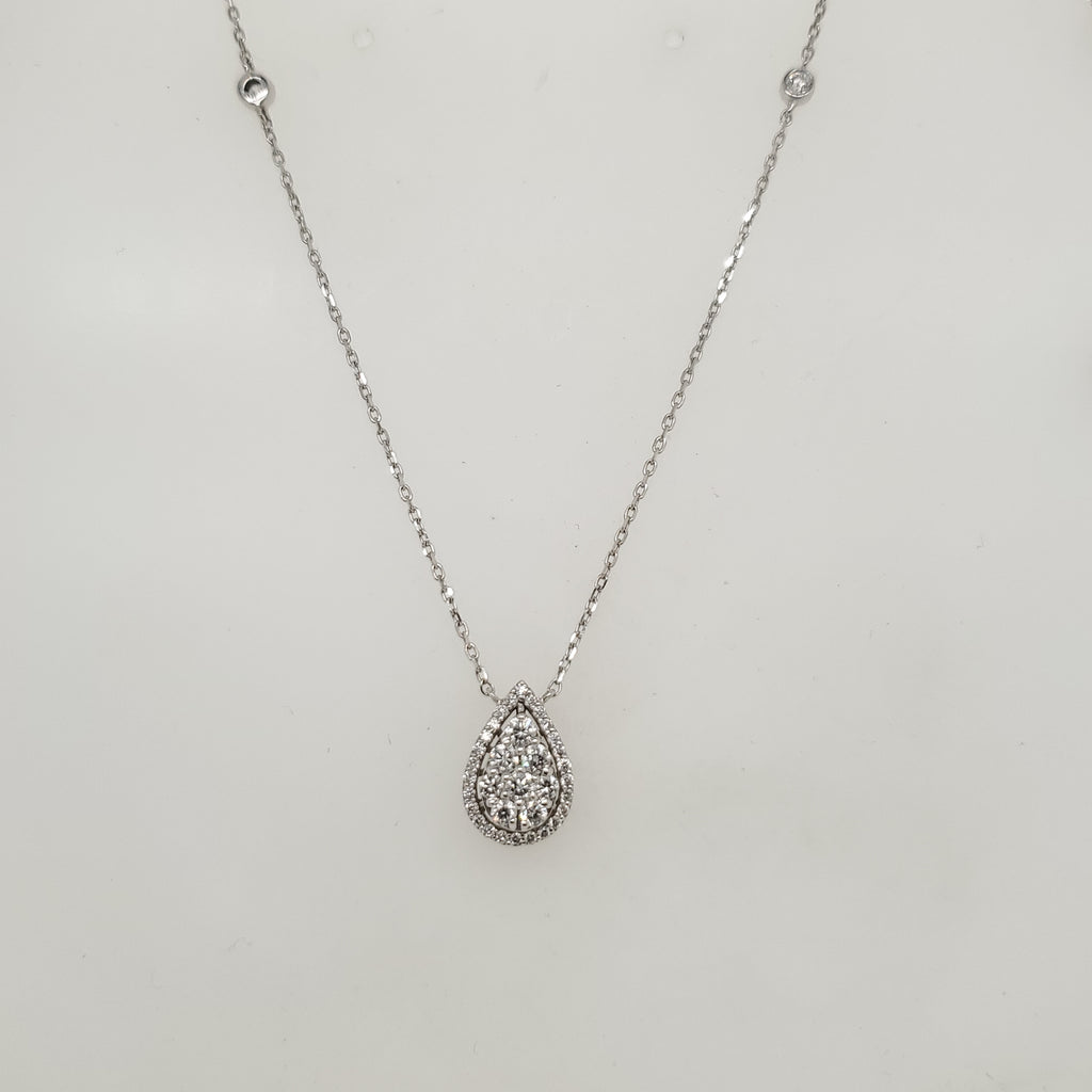14kt White Gold Diamond Pendant Necklace