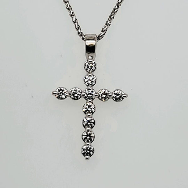 18kt White Gold Diamond Cross Pendant Necklace