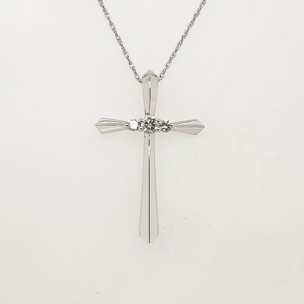 14kt White Gold Diamond Cross Pendant Necklace