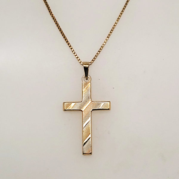 14kt Gold Cross Pendant Necklace