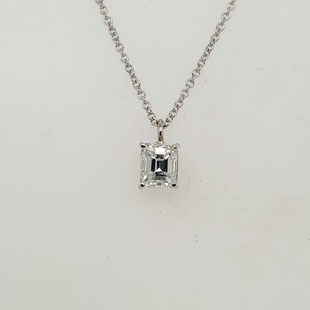 18Kt White Gold 1.10 Carat Emerald Cut Diamond Pendant Necklace