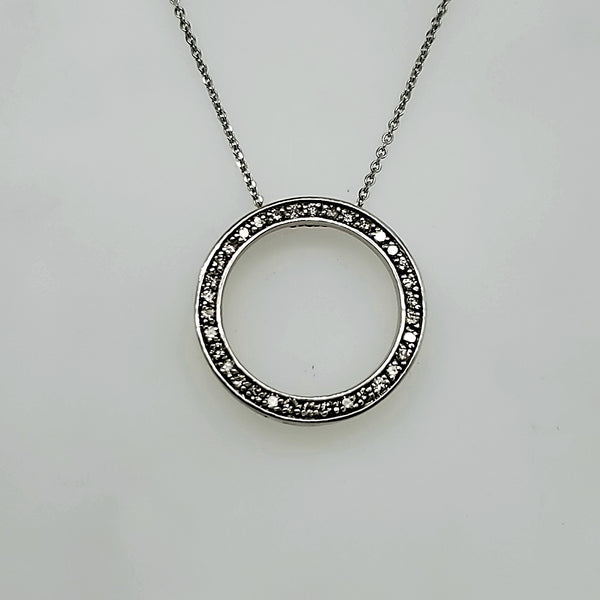 14kt White Gold Diamond Circle Pendant Necklace