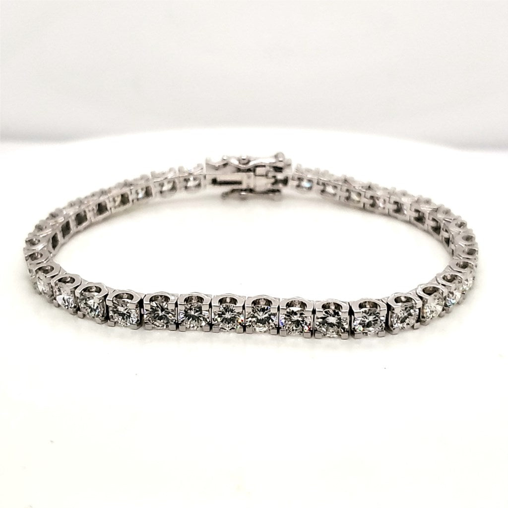 9.63  Carat Total Weight 14kt White gold and Diamond Carat Tennis Bracelet