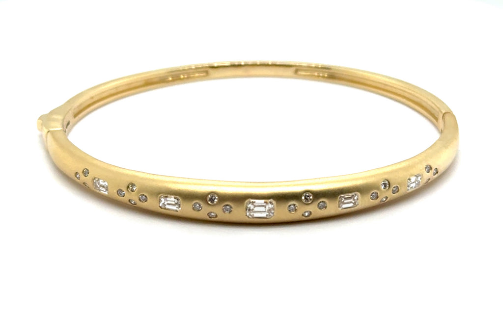 14kt Yellow Gold 0.84Ctw Bezel Set Diamond Bangle Bracelet