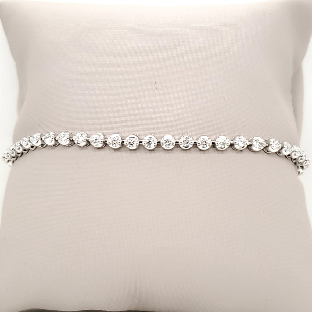 14kt White gold and Diamond 1.75 Carat Tennis Bracelet