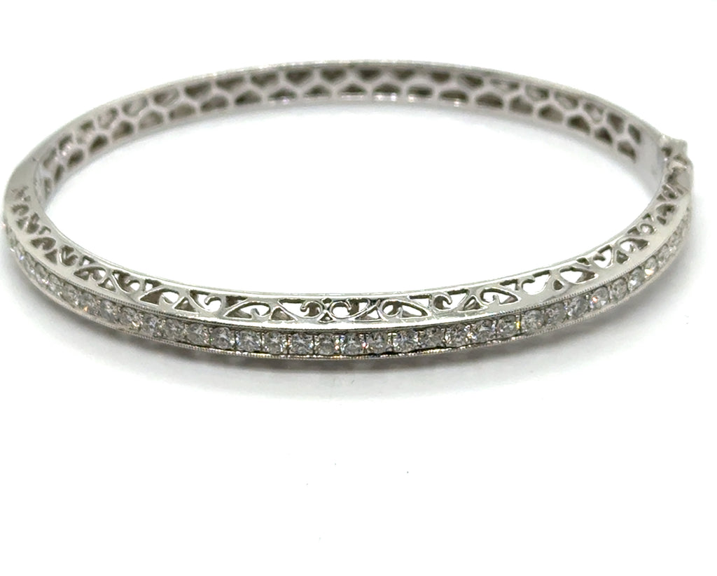 14kt white gold 1.72 ctw diamond bangle bracelet