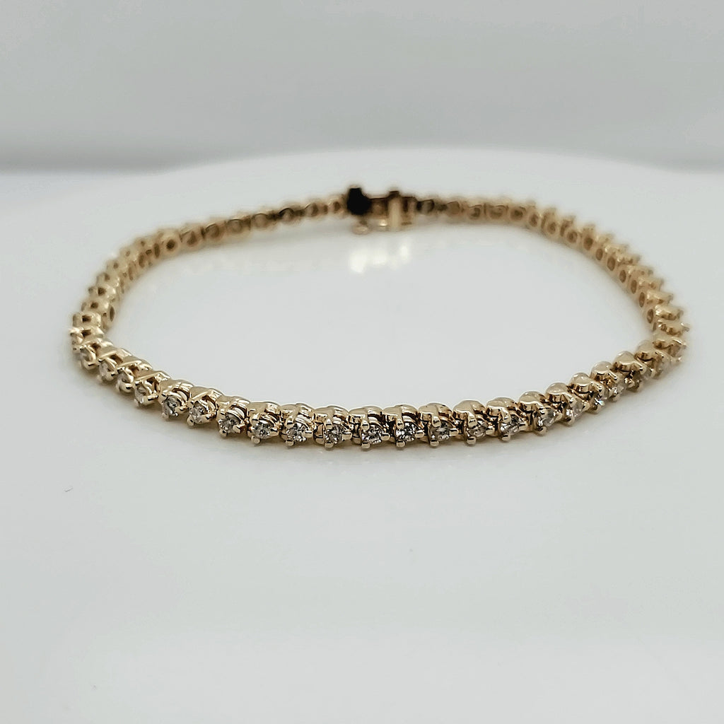 14Kt Yellow Gold 2.00 Carat Total Weight Diamond Tennis Bracelet