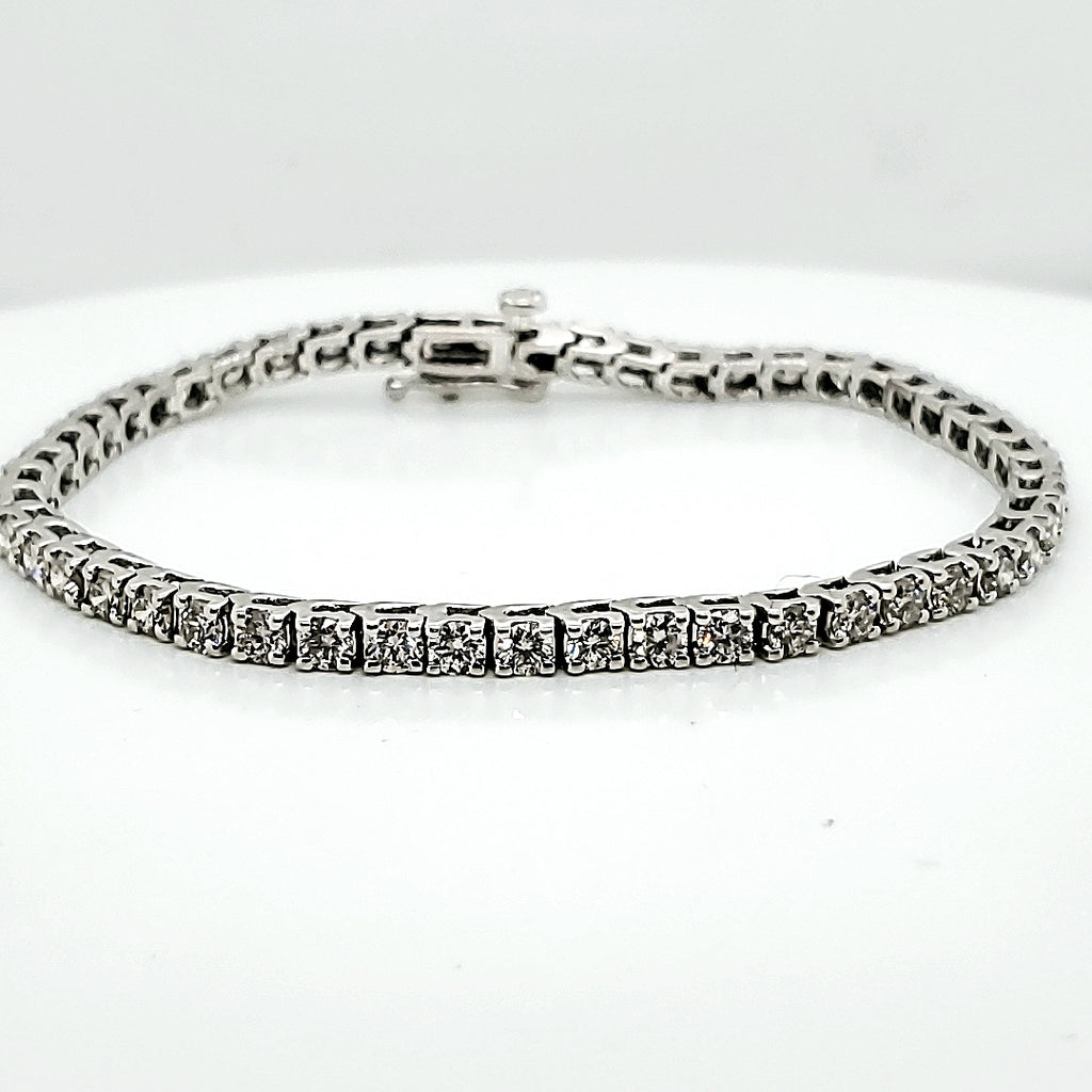 14Kt White Gold 5.00 Carat Total Weight Diamond Tennis Bracelet