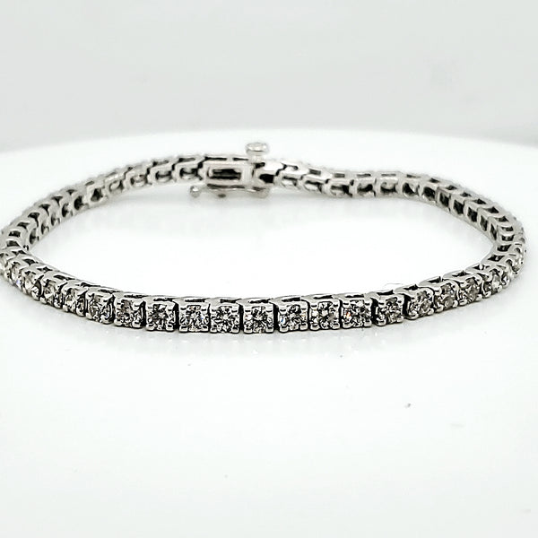 14Kt White Gold 5.00 Carat Total Weight Diamond Tennis Bracelet