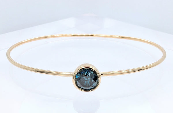 14K Yellow Gold 1.50ct Brilliant Round Cut Teal Blue Irradiated Diamond Solitaire Bangle