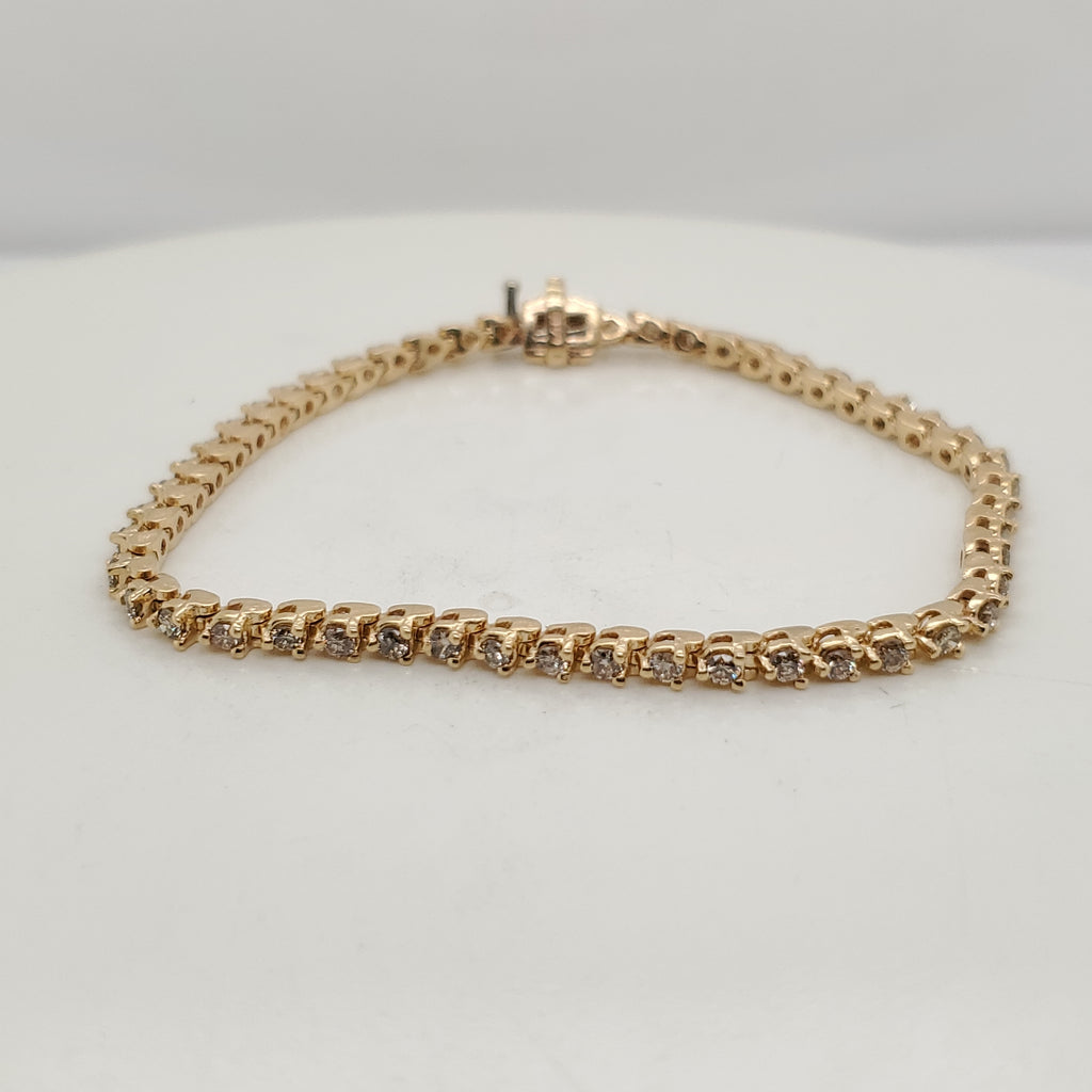 2.00 Carat Total Weight 14kt gold and Diamond Tennis Bracelet