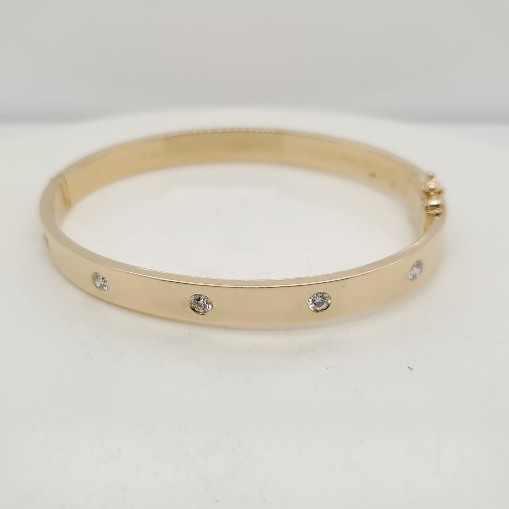 18Kt Yellow Gold Diamond Bangle Bracelet