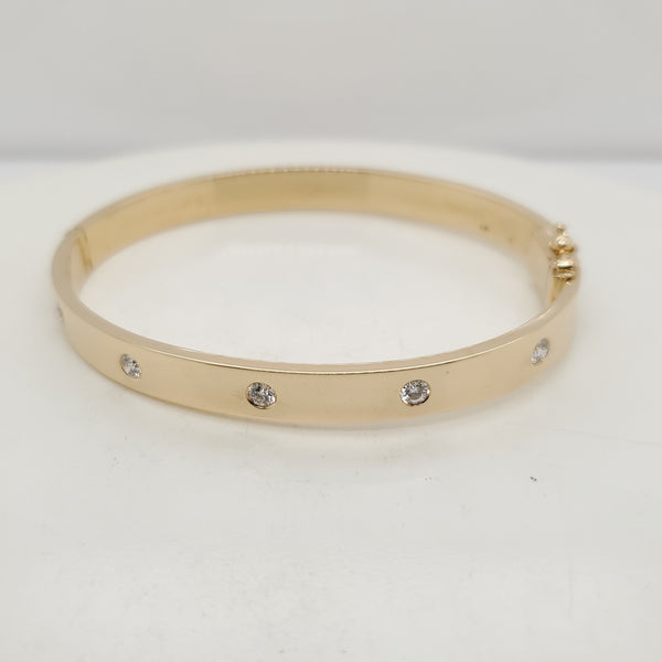18Kt Yellow Gold Diamond Bangle Bracelet