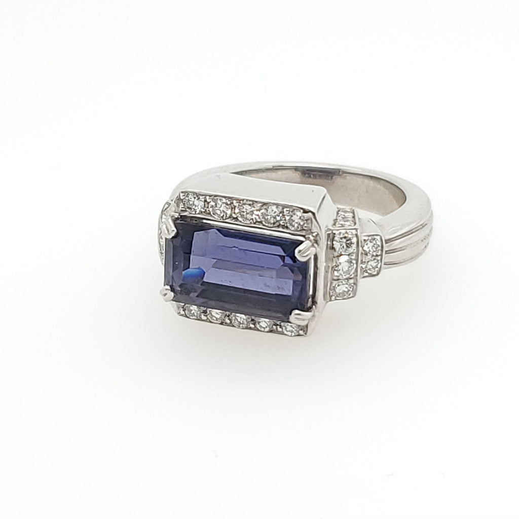 Diamond And Iolite Modern 18Kt White Gold Ring.