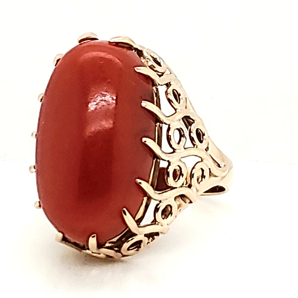 Vintage 14kt yellow gold and red coral ring