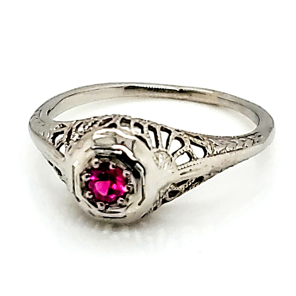 Art Deco 18kt White gold and Ruby Filigree Ring