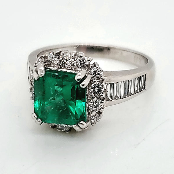 Bellarri 18kt White gold emerald and Diamond Ring