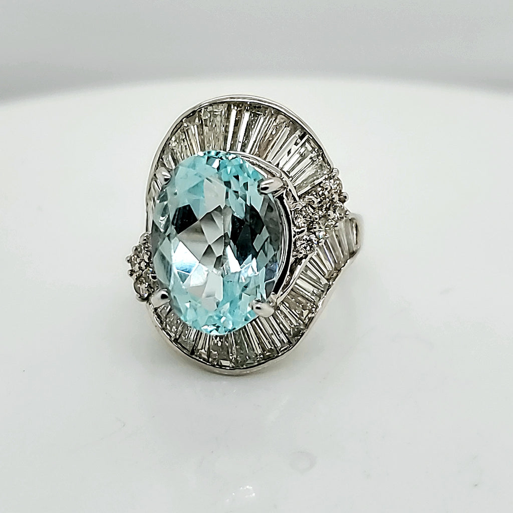 18kt White Gold Aquamarine and Diamond Ring