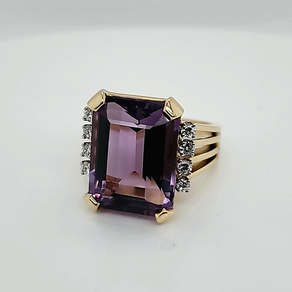 Pre - Owned Tiffany & Co. 18kt Yellow Gold Amethyst and Diamond Ring