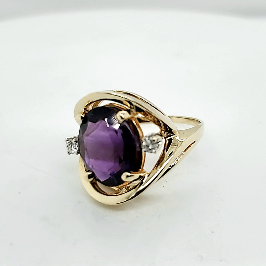 14kt Yellow Gold Amethyst and Diamond Ring