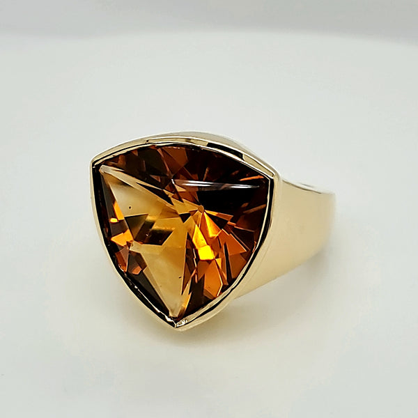 18K Yellow Gold Triangular Citrine Ring