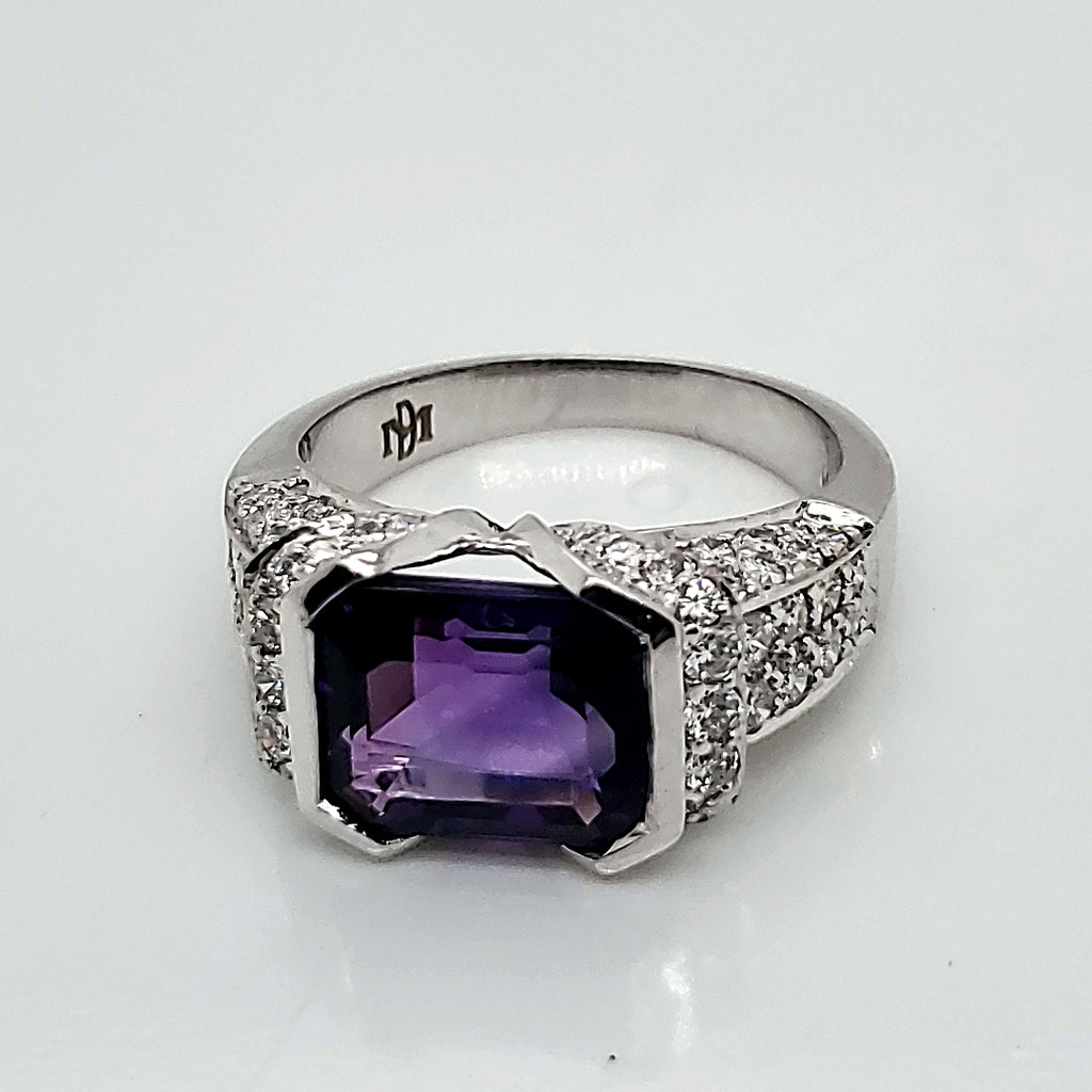 18kt White gold Amethyst and Diamond Ring