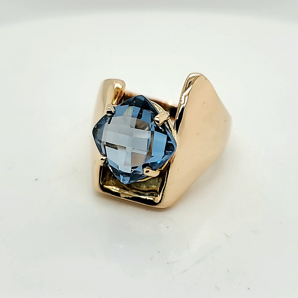 Modernist 14Kt Yellow Gold And London Blue Topaz Ring