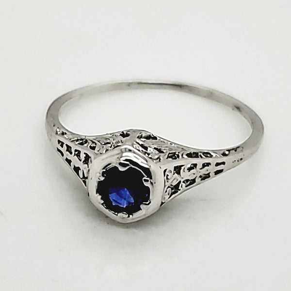 Art Deco 18kt White Gold Sapphire Ring