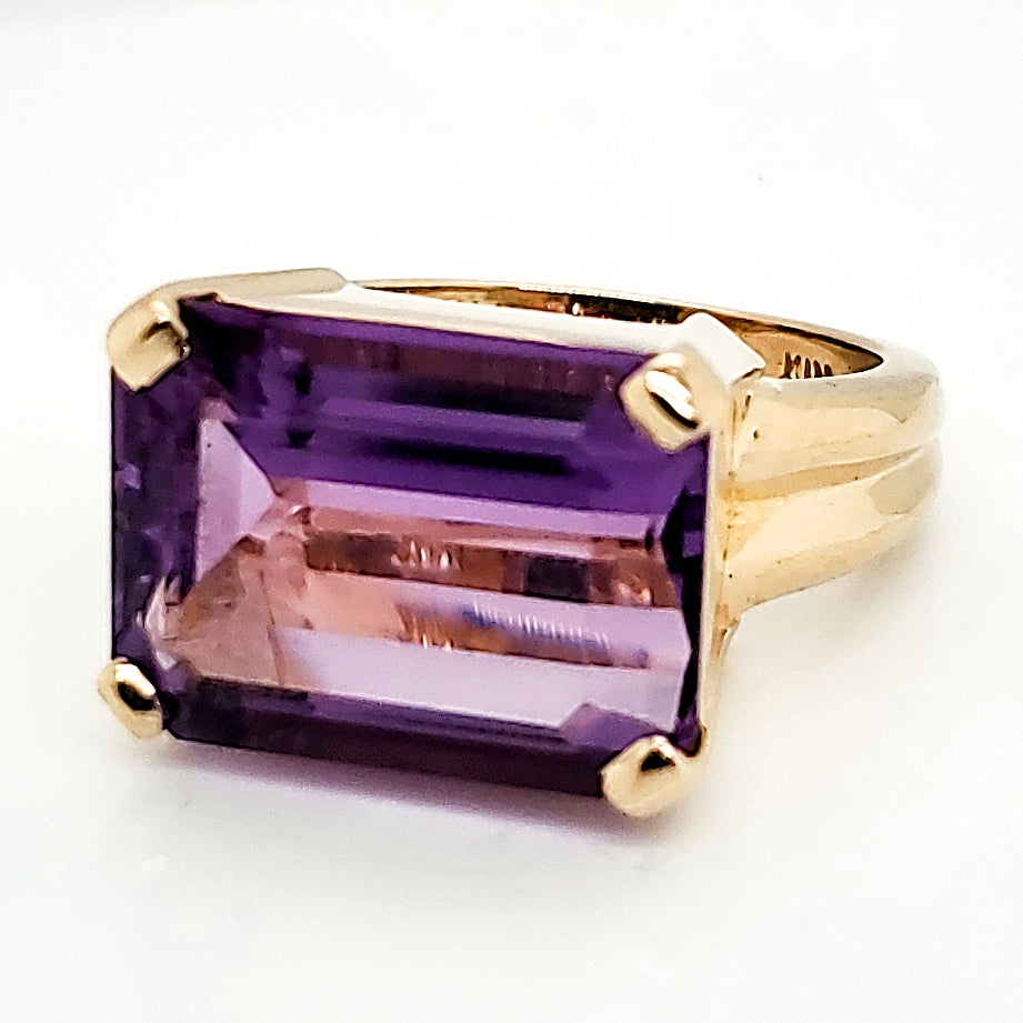 14kt Yellow Gold Amethyst Ring