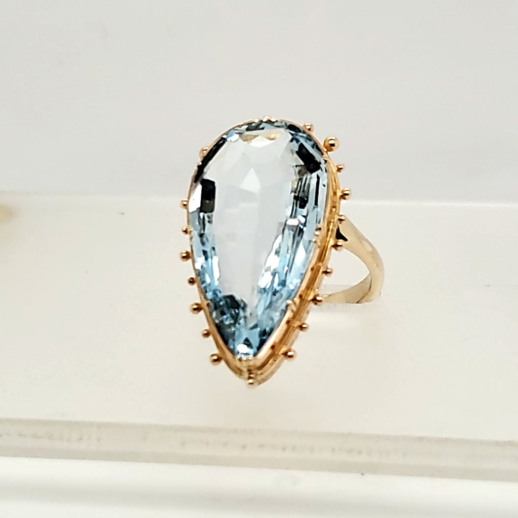 Vintage 14kt Yellow Gold Pear Shaped Aquamarine Ring