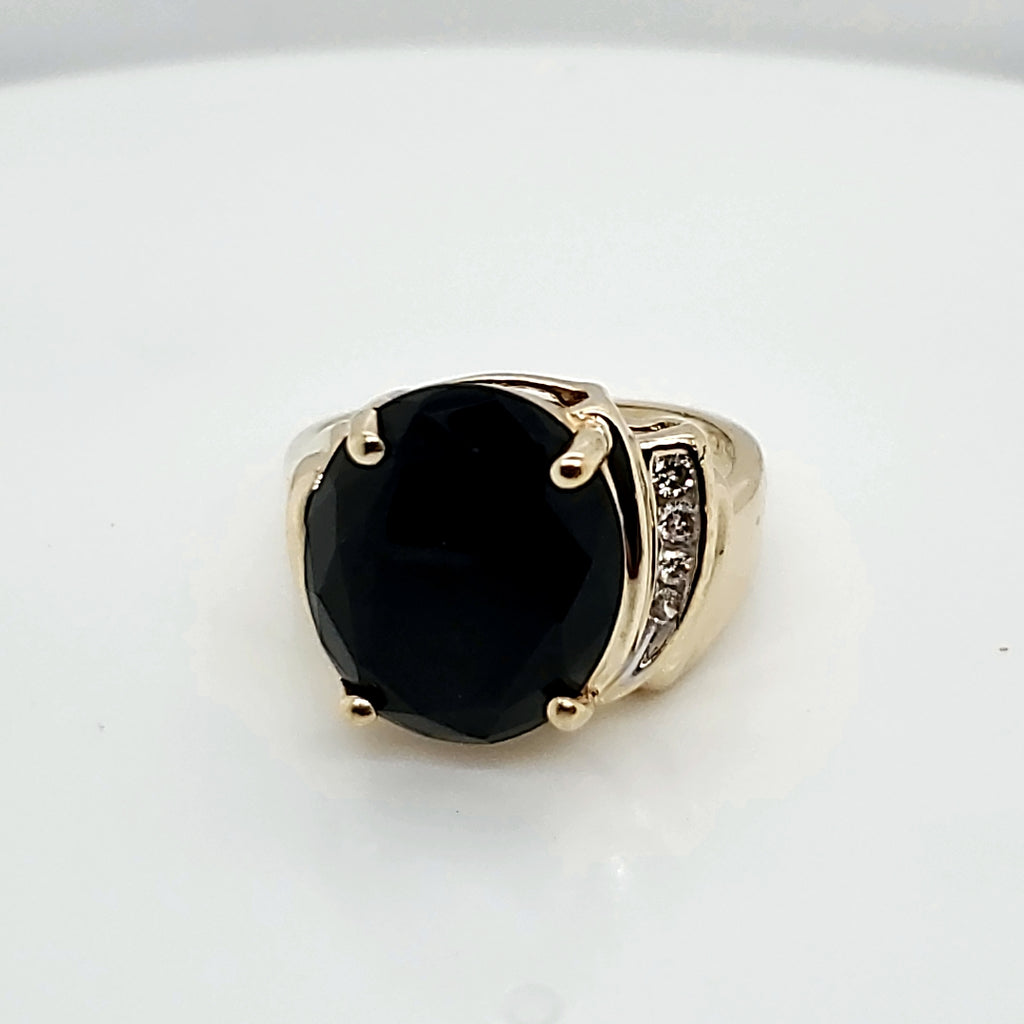 14kt Yellow Gold Onyx and Diamond Ring